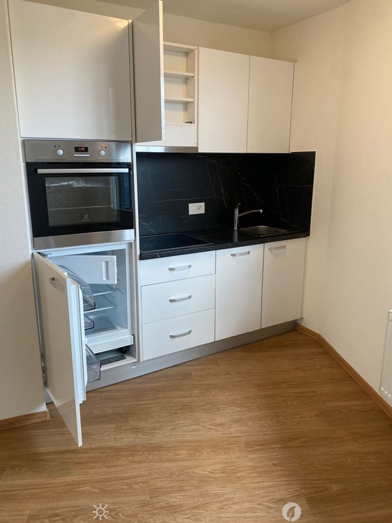 Moderne 1.5-Zimmer-Wohnung mit Balkon in Biel/Bienne – sofort verfügbar! 3