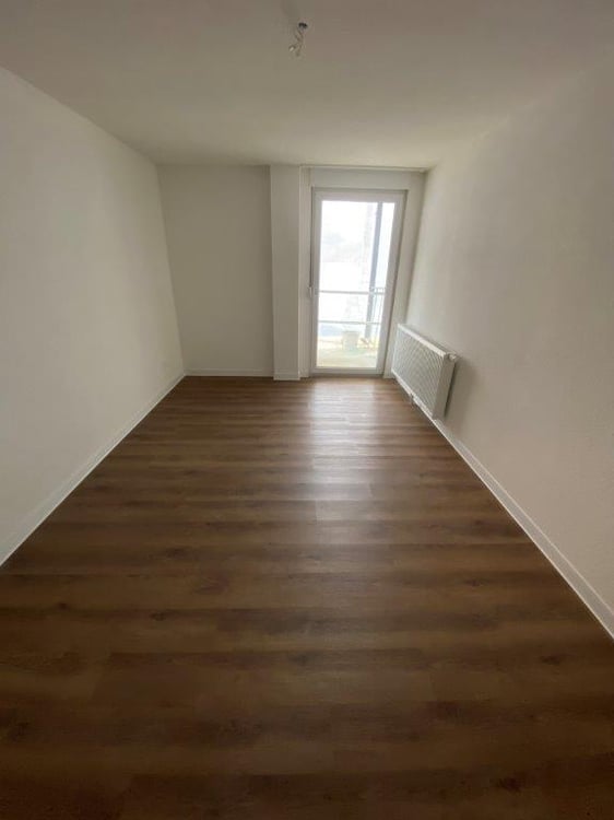 Charmant appartement de 2 pièces avec balcon à La Chaux-de-Fonds 4