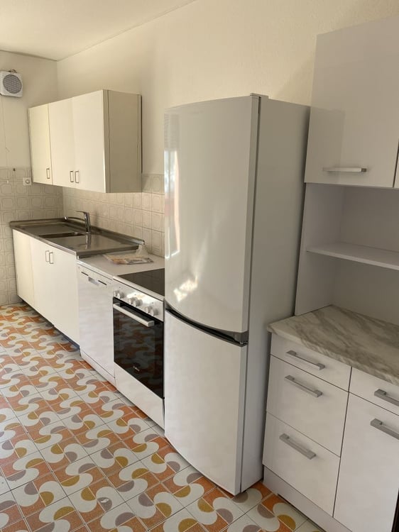Spacious 4.5-Room Apartment with Stunning Mountain Views in Biasca 9