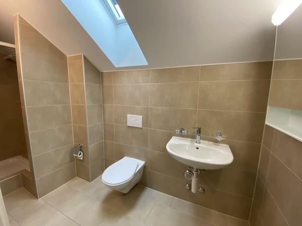 Renovierte 2.5-Zimmer-Wohnung im 3. OG in Brügg BE verfügbar 9