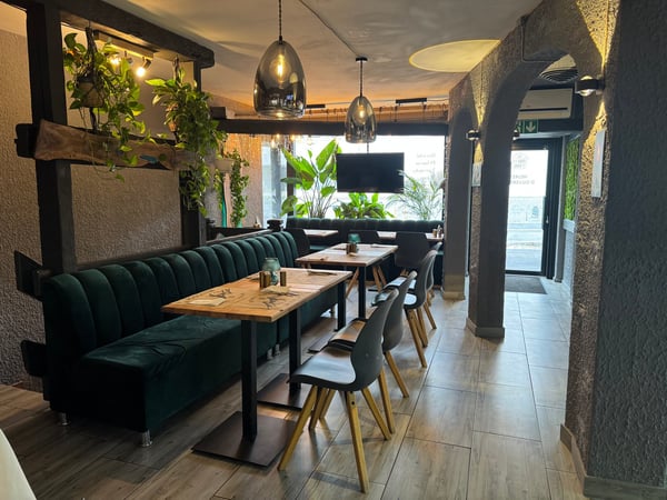 Local commercial idéal pour café/restaurant à Sierre 1
