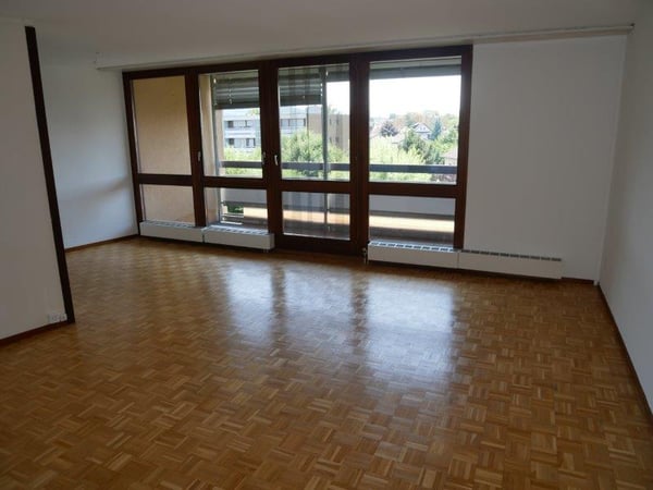Helle 3.5-Zimmer-Wohnung mit Balkon und schöner Aussicht in Niederlenz 3