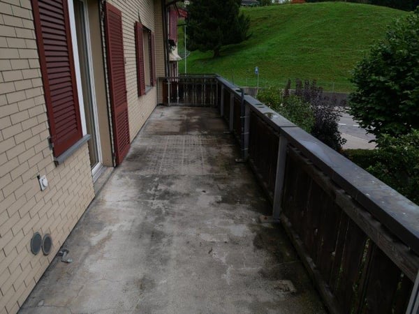 Charmante 4.5-Zimmer-Maisonette-Wohnung mit Balkon und Kamin in Ulisbach 7