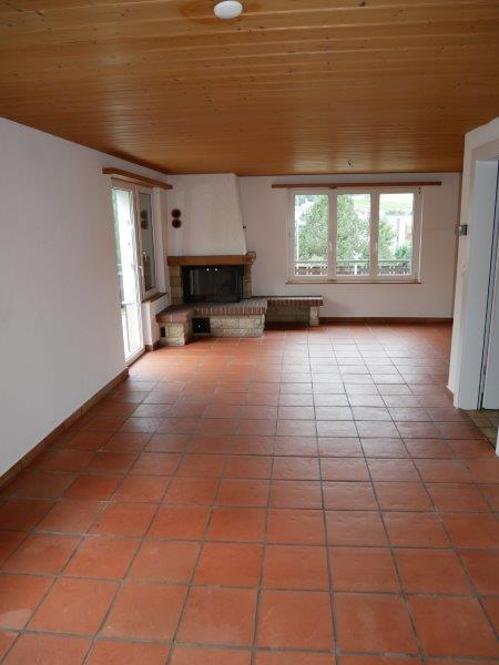 Charmante 4.5-Zimmer-Maisonette-Wohnung mit Balkon und Kamin in Ulisbach 5