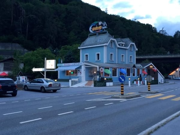 Mehrfamilienhaus mit grossem Potential! Baubewilligung vorhanden! 3