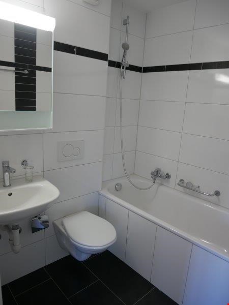 Moderne 3.5-Zimmer-Wohnung mit Balkon in Biel/Bienne 7