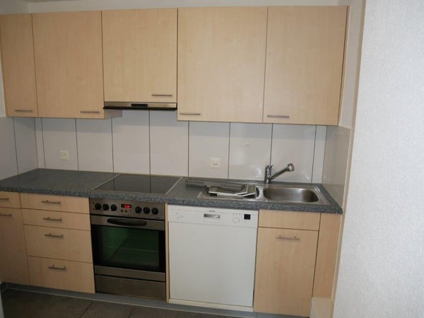 Weiträumige und helle 2.5 Zimmerwohnung zu vermieten 2