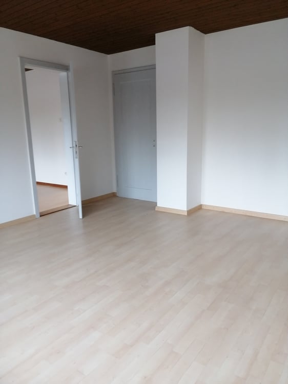 Weiträumige und helle 2.5 Zimmerwohnung zu vermieten 6