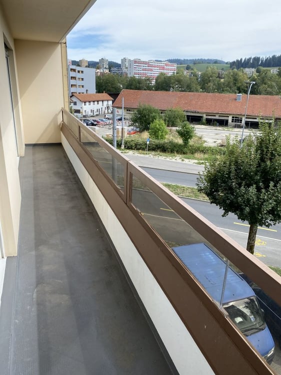 Appartement moderne de 4.5 pièces avec balcon et vue panoramique – La Chaux-de-Fonds 14