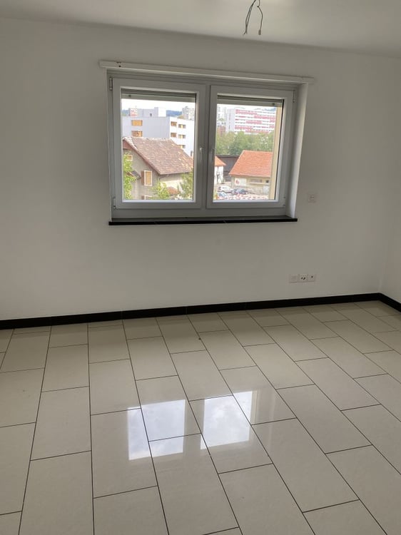 Appartement moderne de 4.5 pièces avec balcon et vue panoramique – La Chaux-de-Fonds 8