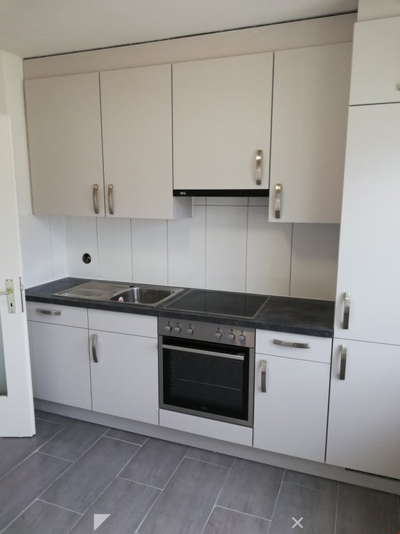 Geräumige renovierte 3.5-Zimmerwohnung mit 2 Balkonen 2