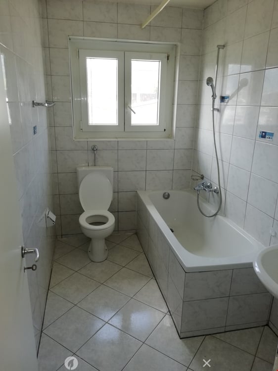 Geräumige renovierte 3.5-Zimmerwohnung mit 2 Balkonen 4