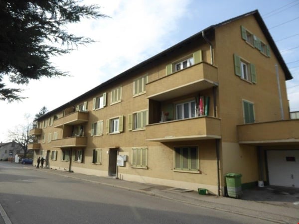 Geräumige renovierte 1.5-Zimmerwohnung mit 2 Balkonen 9