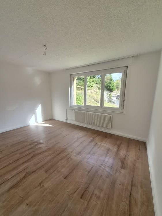 Appartement 4 pièces rénové avec balcon – La Chaux-de-Fonds 4