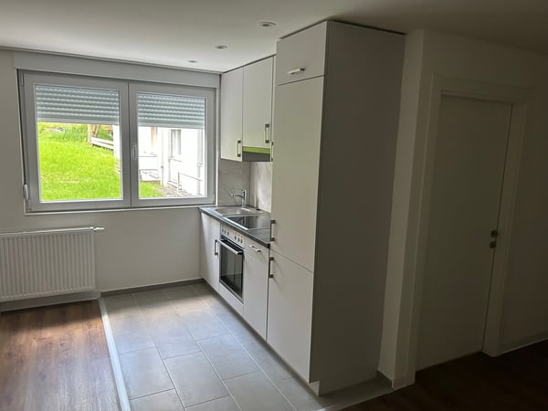 Appartement 2 pièces en cours de rénovation avec balcon à La Chaux-de-Fonds 2