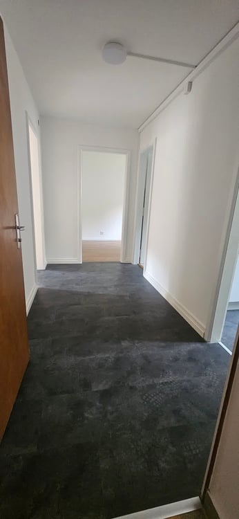 Appartement 2.5 pièces rénové à La Chaux-de-Fonds – disponible immédiatement 7