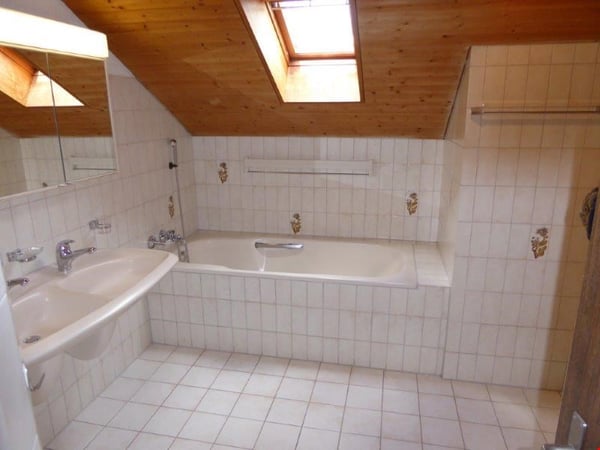 Geräumige 6-Zimmer-Wohnung mit Balkon und schöner Aussicht in Kerzers 11