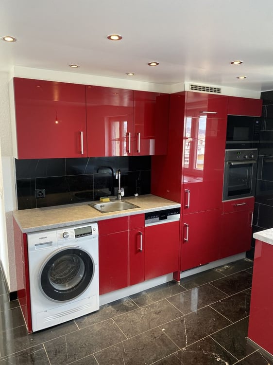 Appartement moderne de 4.5 pièces avec balcon et vue panoramique – La Chaux-de-Fonds