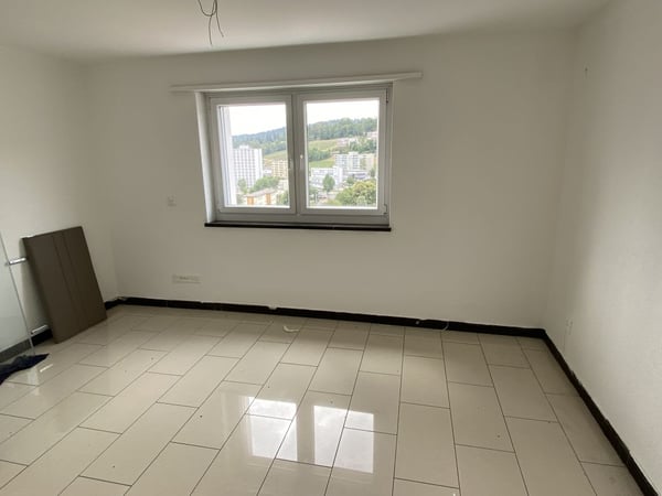 Appartement moderne de 4.5 pièces avec balcon et vue panoramique – La Chaux-de-Fonds 7