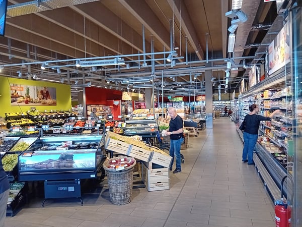 Modernes Einkaufszentrum mit sehr stabilen Mietern und mit großem Potenzial 13