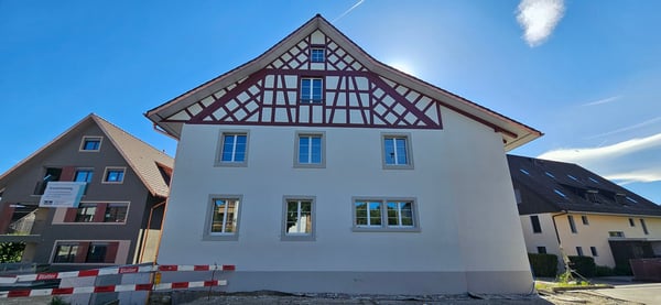 Tolle 3 1/2-Zimmerwohnung im umgebauten Altbau mit 2 Balkonen 2