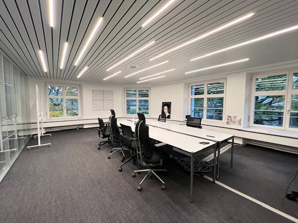 Bezugsbereite helle Büroräume mit Parkplätzen beim Bahnhof Zürich Enge 2