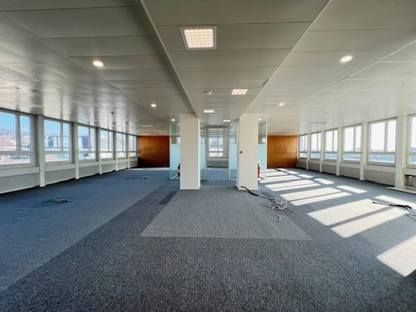 Helle und moderne Bürofläche mit exklusiver Terrasse im Zürcher Seefeld 3