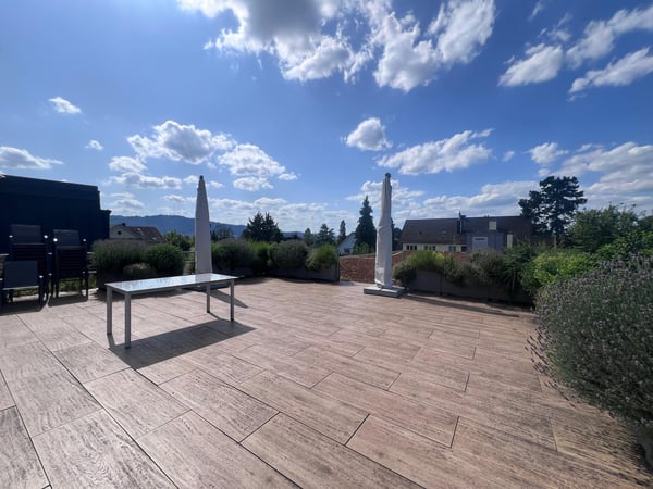 Bezugsbereite Bürofläche mit Terrasse und Parkplätzen 1