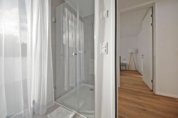 Grosszügige 1.5 Attikawohnung möbliert 8