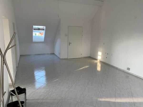 Qualitativ hochwertiger Hobby-/ Büro- oder Bastelraum (top belichtet) 6