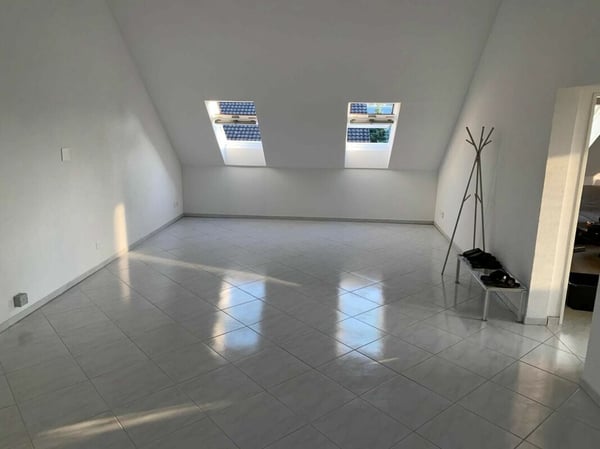 Qualitativ hochwertiger Hobby-/ Büro- oder Bastelraum (top belichtet) 5