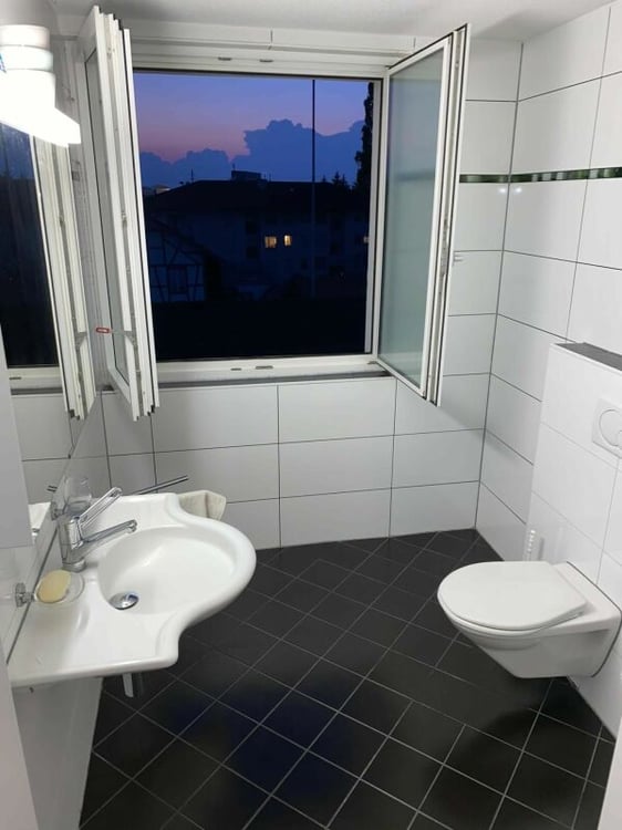 Qualitativ hochwertiger Hobby-/ Büro- oder Bastelraum (top belichtet) 7