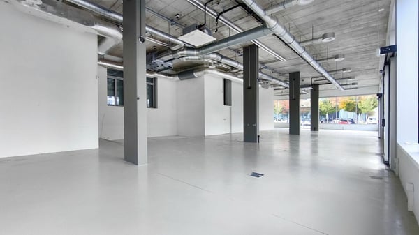 Ihr nächster Standort: Grosszügige Ladenfläche - Startklar für Ihre Vision! 8