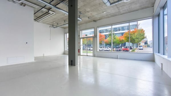 Ihr nächster Standort: Grosszügige Ladenfläche - Startklar für Ihre Vision! 7