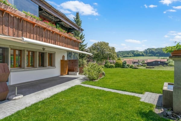Grosszügige 5.5-Zimmer-Gartenwohnung mit herrlicher Aussicht ins Grüne 2