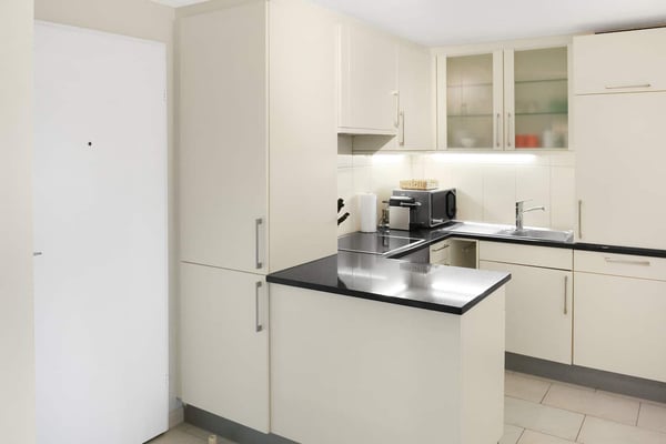 Exklusive 1.5-Zimmer-Wohnung in Zug – Neu renoviert & modern möbliert mit Seesicht. 14