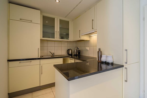 Exklusive 1.5-Zimmer-Wohnung in Zug – Neu renoviert & modern möbliert mit Seesicht. 17