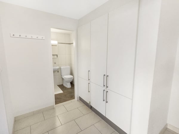 Exklusive 2.5-Zimmer-Wohnung in Zug – Neu renoviert & modern möbliert mit Seesicht. 19