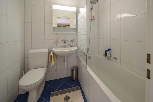 Exklusive 2.5-Zimmer-Wohnung in Zug – Neu renoviert & modern möbliert mit Seesicht. 23