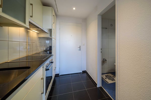 Exklusive 1.5-Zimmer-Wohnung in Zug – Neu renoviert & modern möbliert mit Seesicht. 12