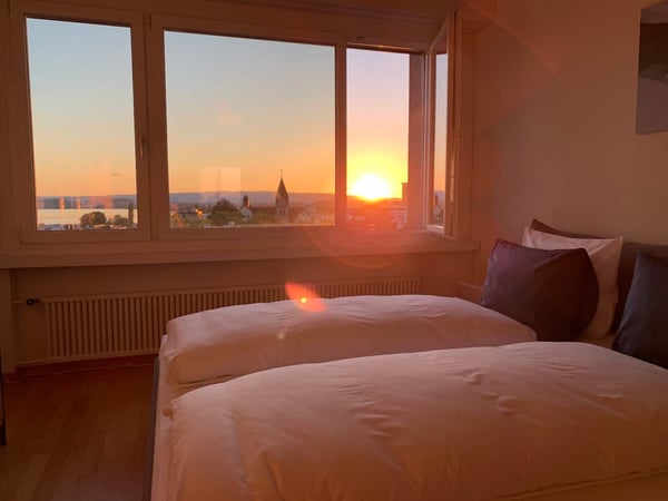 Exklusive 1.5-Zimmer-Wohnung in Zug – Neu renoviert & modern möbliert mit Seesicht. 4