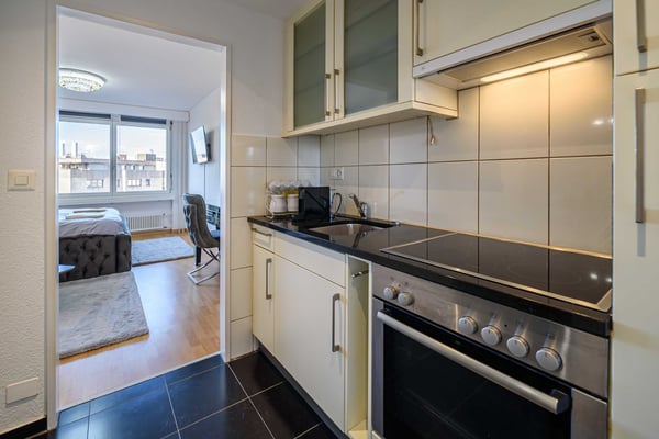 Exklusive 1.5-Zimmer-Wohnung in Zug – Neu renoviert & modern möbliert mit Seesicht. 8