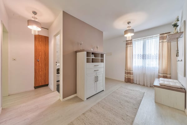 Luxuriöse 3.5-Zimmer-Wohnung in Toplage mit Ausblick 5