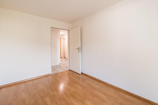 Helle wunderschöne neu renovierte 4.5-Zimmer-Wohnung an zentraler Lage. 25