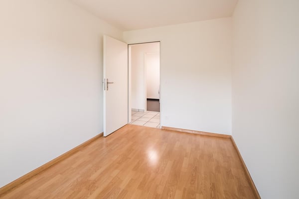 Helle wunderschöne neu renovierte 4.5-Zimmer-Wohnung an zentraler Lage. 27