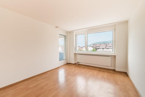 Helle wunderschöne neu renovierte 4.5-Zimmer-Wohnung an zentraler Lage. 30