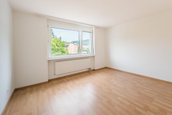 Helle wunderschöne neu renovierte 4.5-Zimmer-Wohnung an zentraler Lage. 13