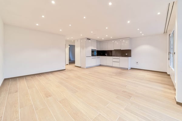 Exklusive 3.5-Zimmer-Luxuswohnung – frisch renoviert & bezugsbereit! 2