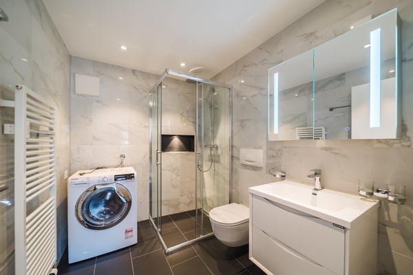Helle wunderschöne neu renovierte 4.5-Zimmer-Wohnung an zentraler Lage. 6