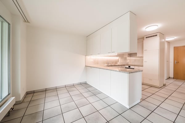 Helle wunderschöne neu renovierte 4.5-Zimmer-Wohnung an zentraler Lage. 4